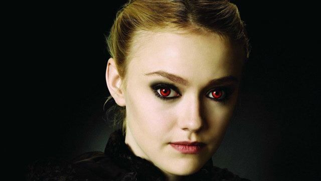 暮光之城》,美女简血红的大眼睛,偷走了我的心!