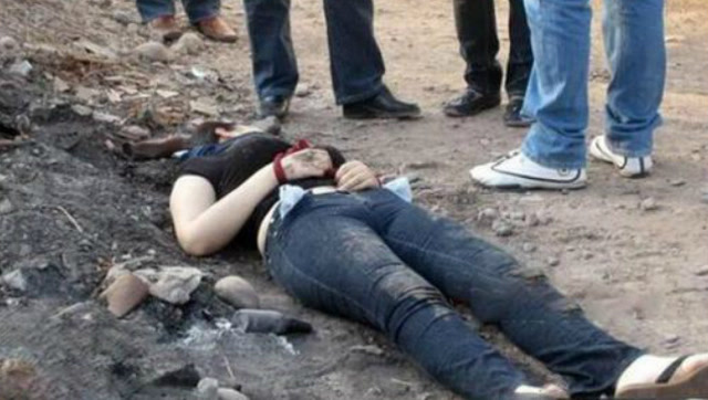 红杏出墙还义正言辞,丈夫持刀捅死妻子,这种女人死有余辜