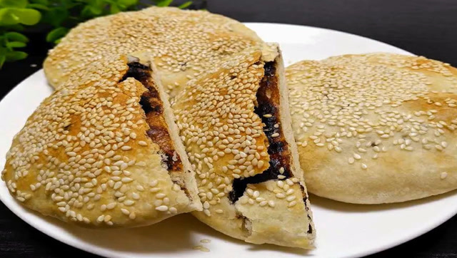 又香又酥的红糖烧饼,外脆里软,层次分明,全家人都说好吃!
