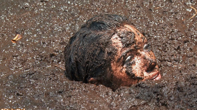 野外陷入流沙怎么办千万别动一动就消失了