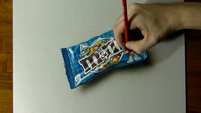 国外牛人手绘mm豆,这也太逼真了,好想拿起来一口吃掉!