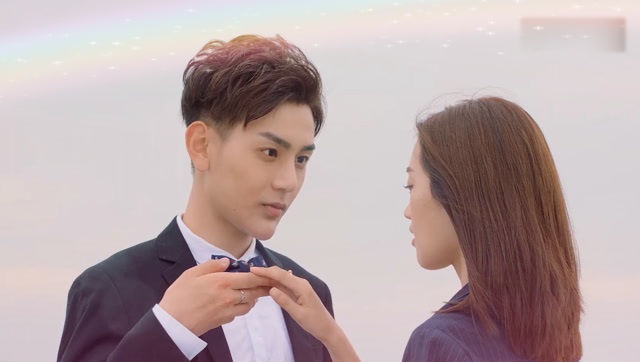 龙日一浪漫求婚张静美,用比魔术还玄幻的方式给女神戴上戒指