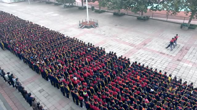 辛集信德中学小学部升旗仪式