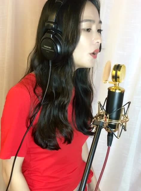 迄今听过最好听的女版《路太远》刚开口我就服了,声音让人痴迷