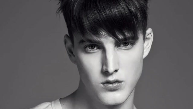 英国顶级男模慕斯玩八分音符酱,原谅我不厚道的笑出了声