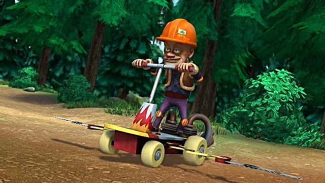 光头强真是个小天才,把滑板车改装成战车,实在是太酷了