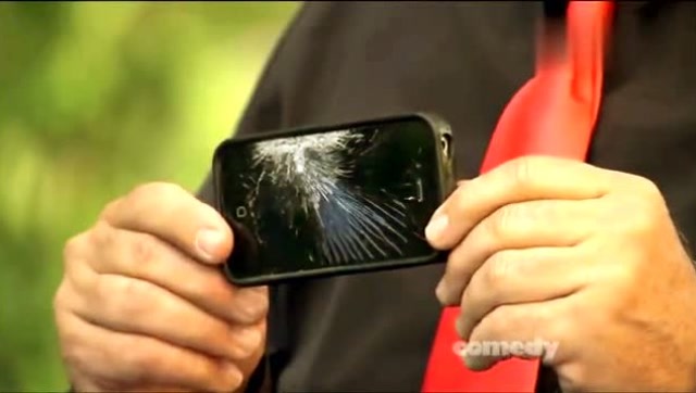 国外贴膜当客人面前扔手机