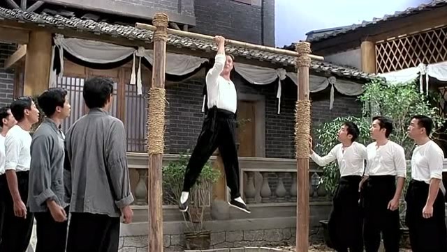 精武门:李连杰年轻的经典画面,特别这个侧踢,百看不厌!