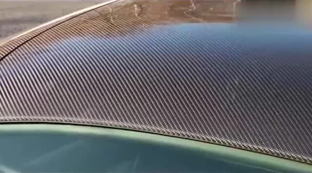 带你目睹保时捷porsche918原地烧胎!