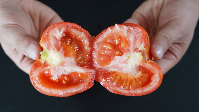 买西红柿要注意,有这几个特点的是催熟西红柿,赶紧告诉家人朋友