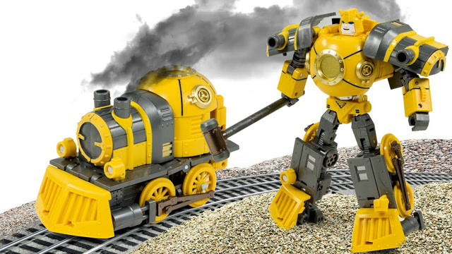 变形金刚机器人组装变形成小火车玩具