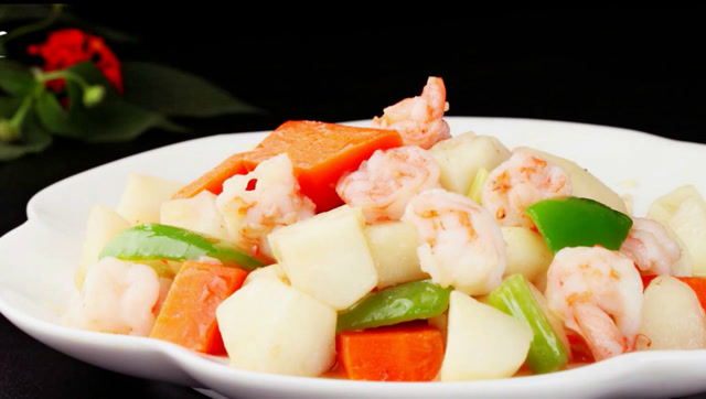 999道私房菜,鲜马蹄炒虾仁,蔬菜爽口,虾仁鲜美,新鲜又营养的良品