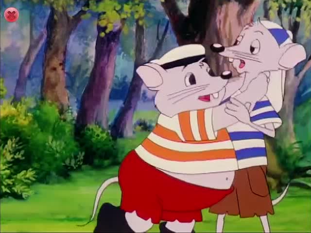 狮子王:两只小老鼠不知道怎么了,好像在玩耍呢.