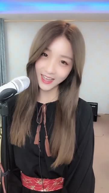 烟嗓女生唱歌,只要一开口绝对错不了