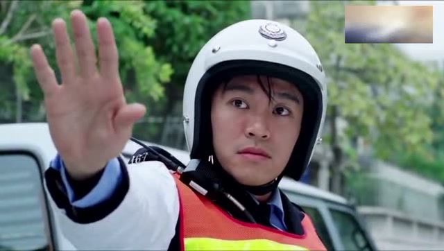 重温经典《逃学威龙2》周星驰被派当交警,好搞笑啊!