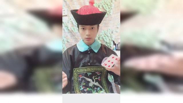 揭密周润发赌神电影特技单手飞牌完美吐牌教学