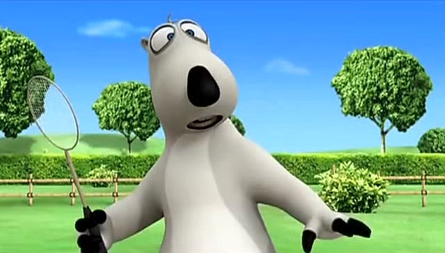 《倒霉熊3》倒霉熊为了赢得比赛,用头去接羽毛球,真棒加油!