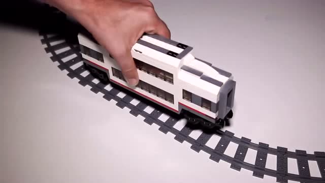 定格动画:乐高城高速定制双层旅客列车!