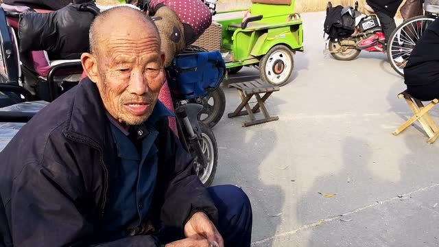 辛集市试炮营村的老手艺人"张亚西"老先生-糊墙围子,吊顶