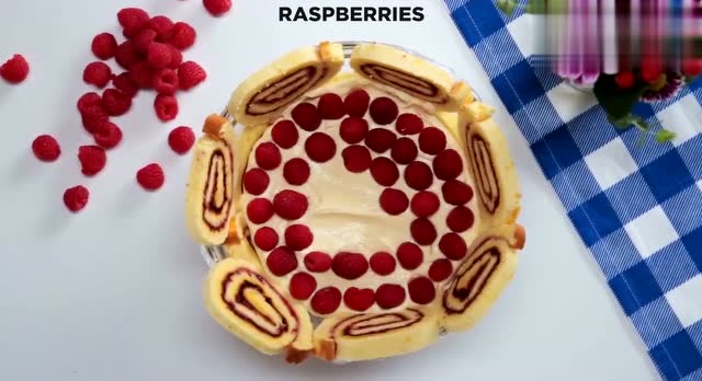 蛋糕卷改造成半圆蛋糕,创意超赞,这手艺真不是吹的