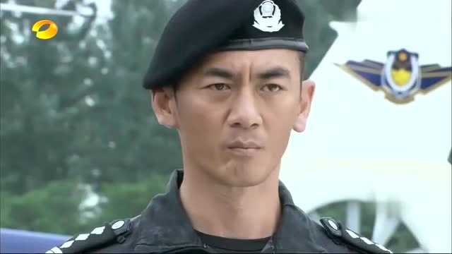 特警力量女子对龙头提出这样的要求队员们不淡定了