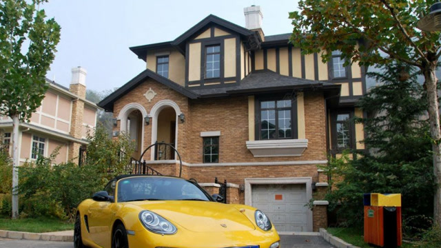 为什么有钱人买了房子却不买豪车,而有人买了豪车却买不起房子?