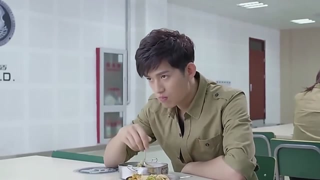 麻辣变形计:白鲨训练时被自己父亲怼的很惨,火狼女为他打抱不平