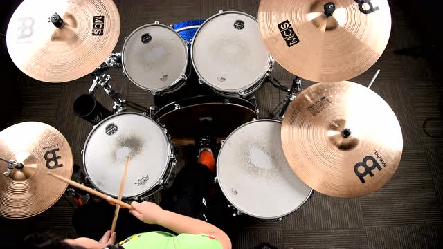 焦烁涵架子鼓独奏 maiden voyage