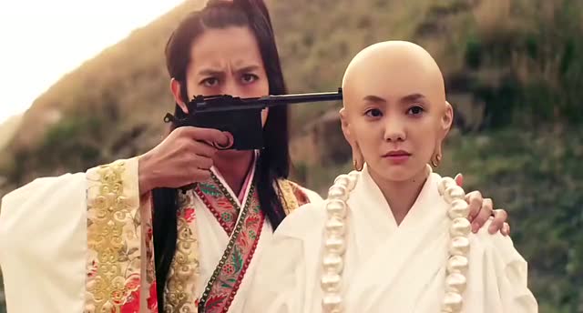 日本版西游记持枪匪徒挟持女唐僧,威胁孙悟空投降,太逗了!