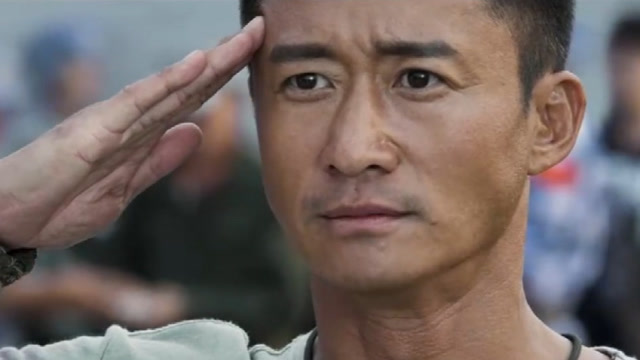 战狼:冷锋喊出原番号请求完成任务,简直帅气十足