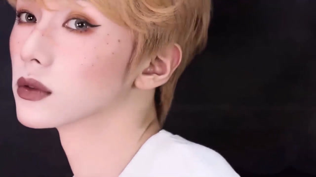 网红小哥哥仿妆小鲜肉蔡徐坤,最后一步画完后,感觉是本人在说话!