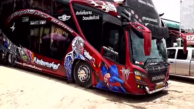 这种车也能上路吗?挺好的一辆大客车,给改的这么丑