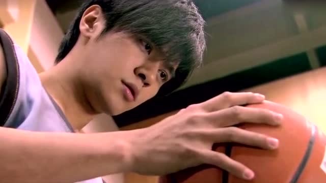 篮球火:东方翔惹怒元大鹰,大鹰打出实力火球!我恨你,赢得比赛!