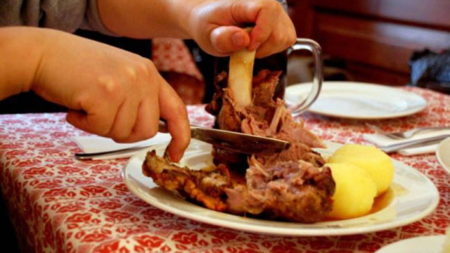 让我国人民甘拜下风,德国人吃猪肉究竟有多疯狂?看完你别被吓到!