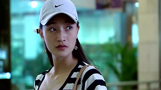 温柔的背后:女服务员下班回家,看到社会名人,想起昨天一夜的疯狂