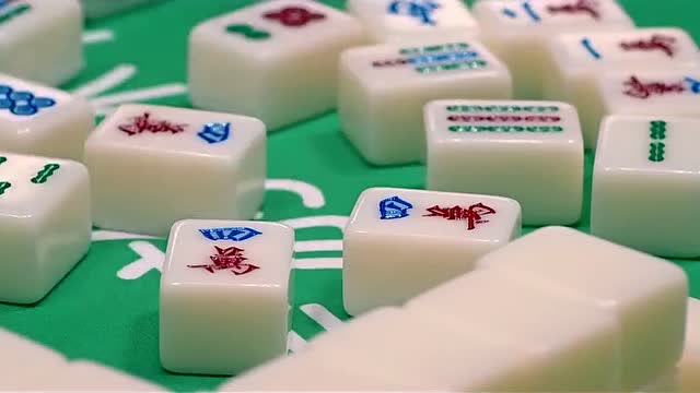 关公助阵刀仔哥打麻将,画面太美无法直视!