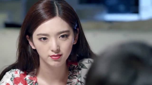 刀锋下的替身:漂亮警花面对一屋毒枭大佬,要被欺负咯!