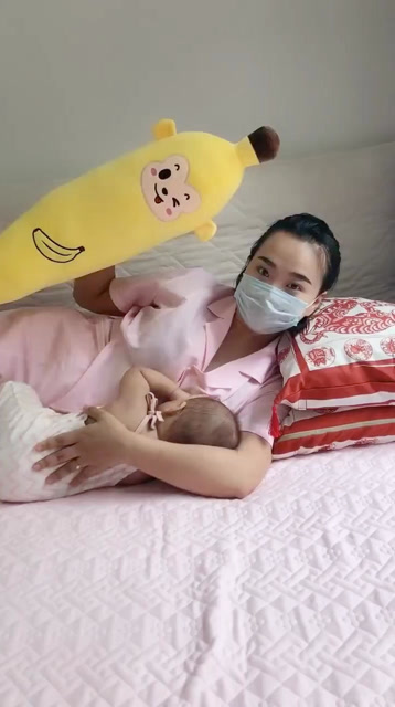 宝妈们是可以躺着喂奶的