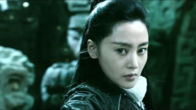 鲛珠传:危急时刻被美女相救,男子一脸花痴,剧情好像反了!