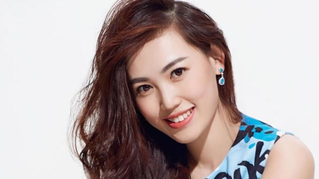 马蓉携女亮相,母女俩一身名牌,8岁王子珊发福像王宝强