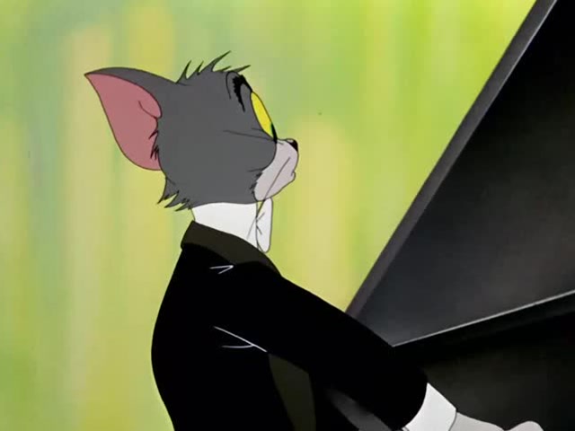 杰瑞在钢琴里睡觉,汤姆弹钢琴吵醒杰瑞,被杰瑞整了