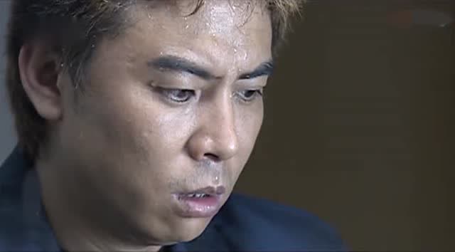 面对局长的质问,韩跃平直冒冷汗,给支烟我告诉你刘华强在哪!