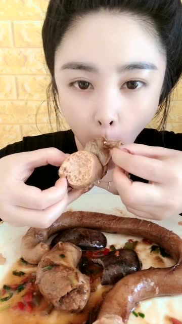 美食吃播:牛蛋,有吃过的老妹吗