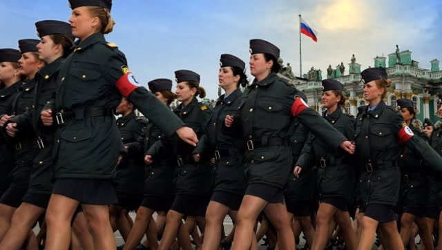 二战穿裙子苏联女兵,战斗力比男的还强,被俘后成发泄道具!