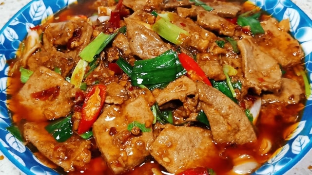 教你炒鱼香猪肝的做法,猪肝没腥味有妙招,鲜嫩不老营养美味