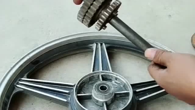 什么都难不倒聪明人,牛人自制拔轴承神器,真是太实用了!