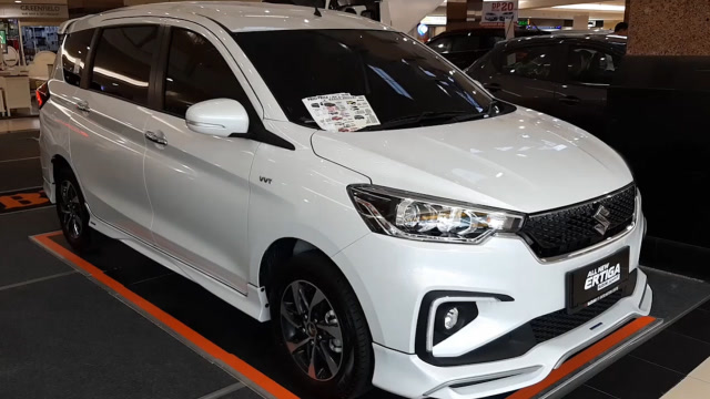 铃木全新家用mpv,2020款铃木ertiga亮相大商场,还要啥gl8