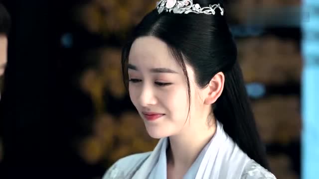 白发:看到昭芸为了自己吃醋,镇北王脸上露出幸福的微笑