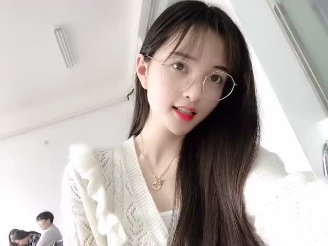 大学里的财经系大美女