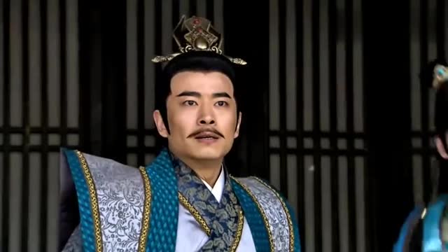 李靖夫人生了个金球,不料李靖一劈开,小孩立马叫了一声爹